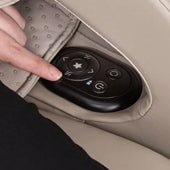 Easy-to-Use Quick Controls on Armrest Quick Controls